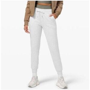 Lululemon Scuba High-Rise Jogger Heathered Core Ultra Light Grey 12 cropped